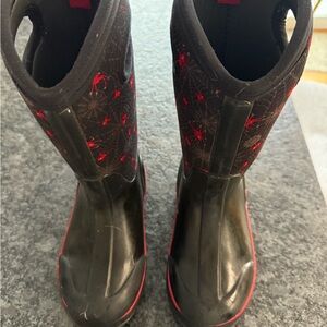Used Boggs Kids Size 2Y Rain/awinter Boots